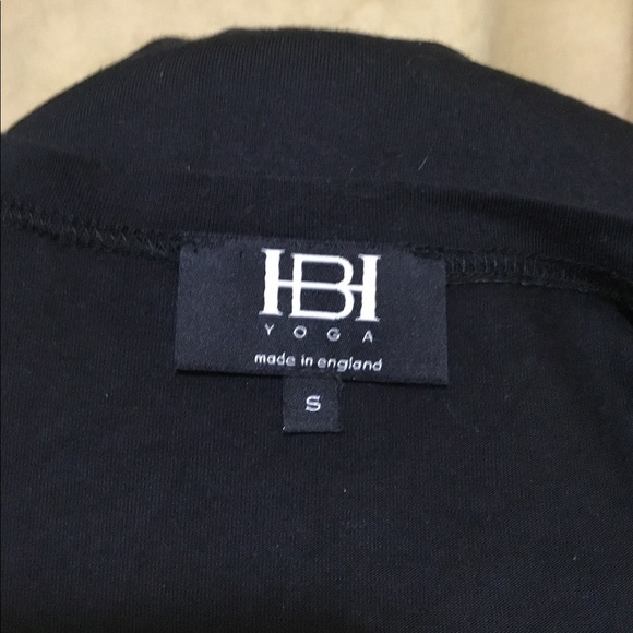 HBI Yoga cold shoulder top - Picture 5 of 5